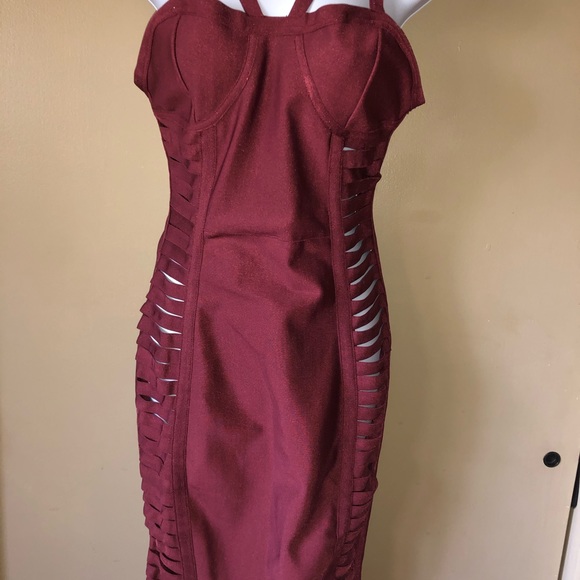 Sexy maroon body con dress - Picture 2 of 2